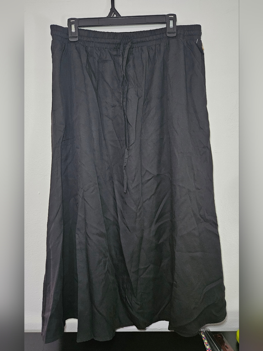Cyrus women Maxi Skirt NWT Size large L black comfy with pockets elastic waist